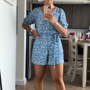Summer Floral Romper - size S Gap